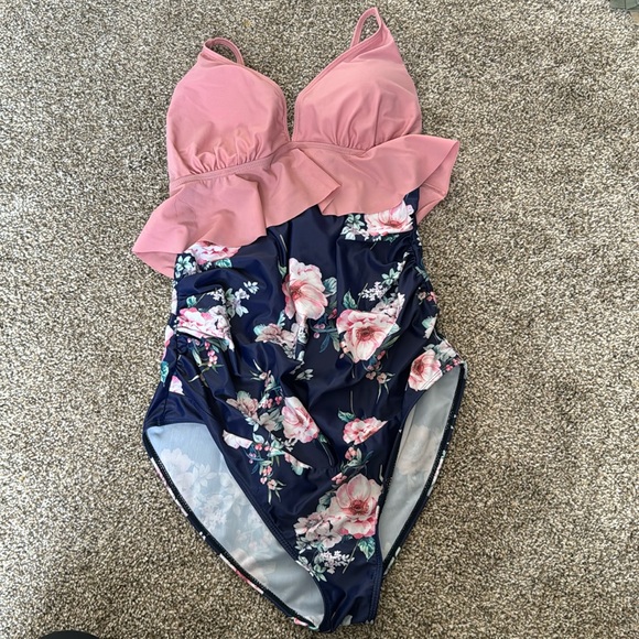 Summer Mae Maternity swim suit XL Never worn, no tags - Picture 1 of 5